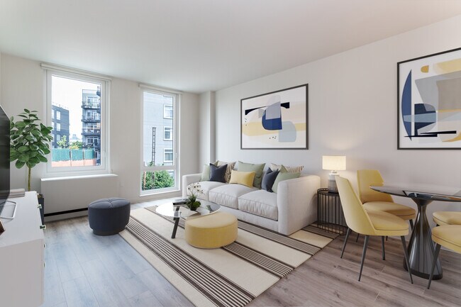 Photo - 470 Manhattan