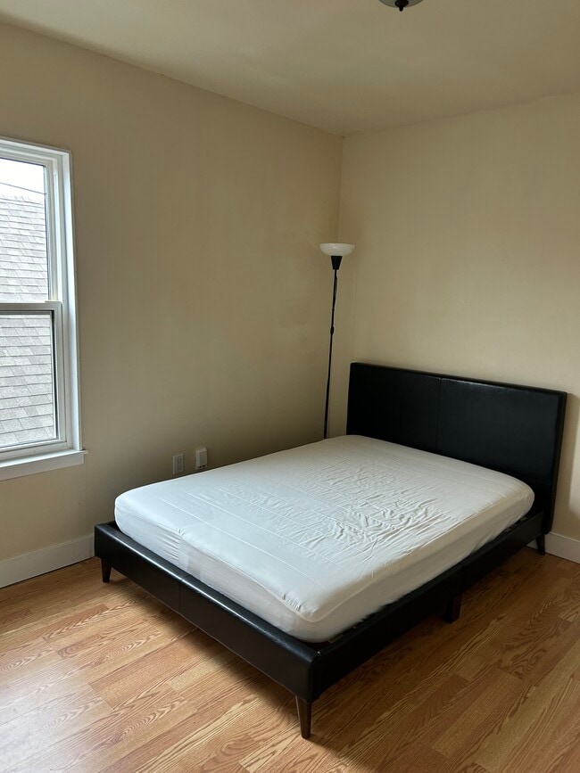 Photo - 1530 Lillian Av Unit 3