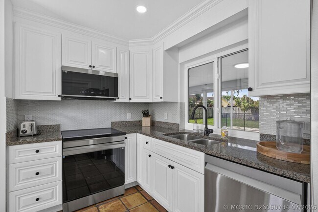 11760 Inverness Cir