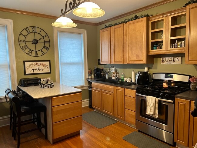 Photo - 32 W 4th St Unit #1