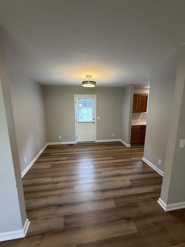 Photo - 7854 US-41