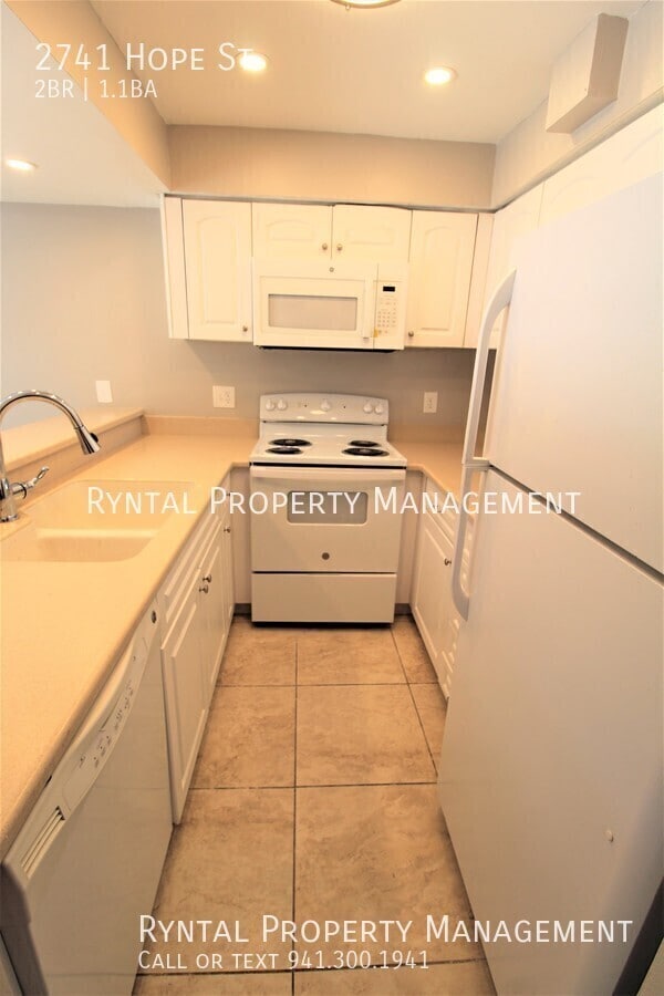 Photo - 2741 Hope St