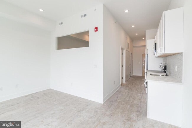 Photo - 1622 Point Breeze Ave Unit 303