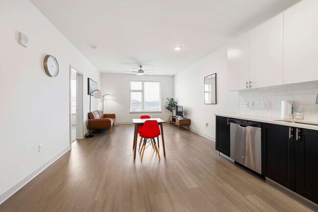 Photo - 633 E Main St Unit ID1031628P