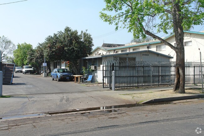 Photo - 14654-14664 Blythe St
