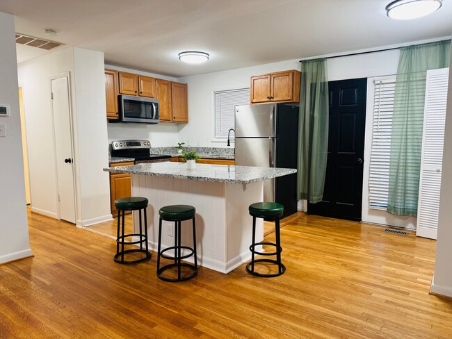 Photo - 1216 W Leigh St