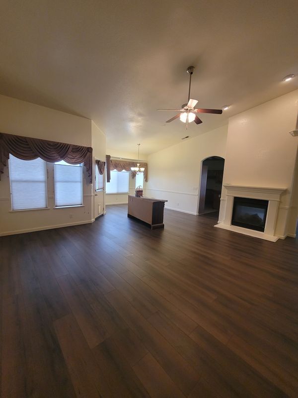 Photo - 543 Powers Ave