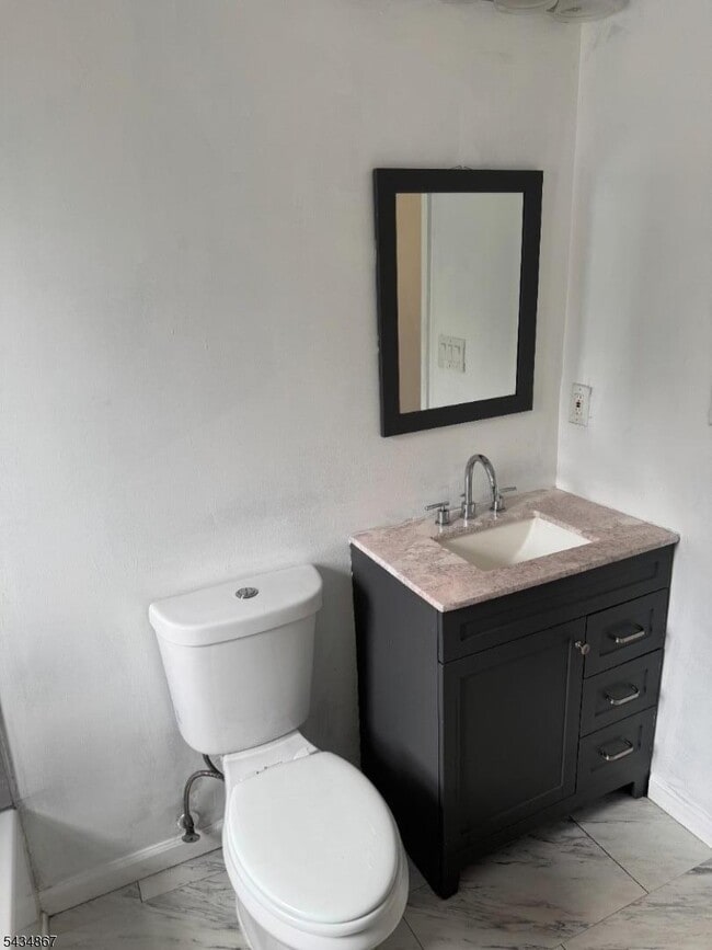 Photo - 26 E 19th St