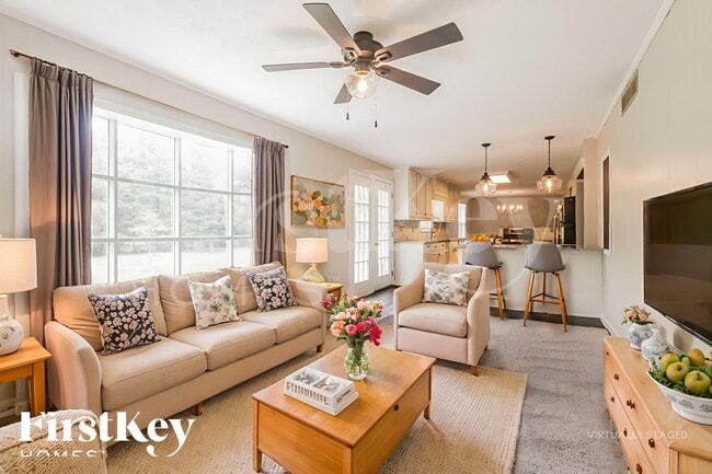 Photo - 596 Waterview Blvd