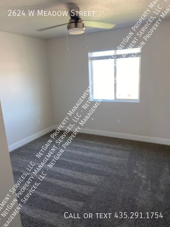 Photo - 3 Bedroom Crescent Hills Townhome.