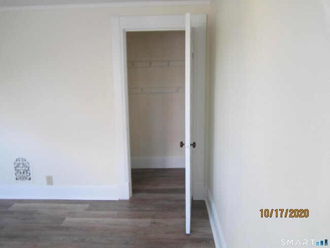 Photo - 1085 Broad St