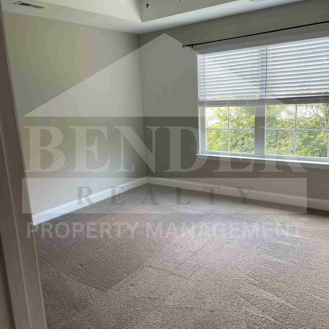 Photo - 638 NE Bellingham Dr