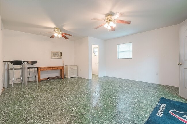 Photo - 1719 W Sealy St