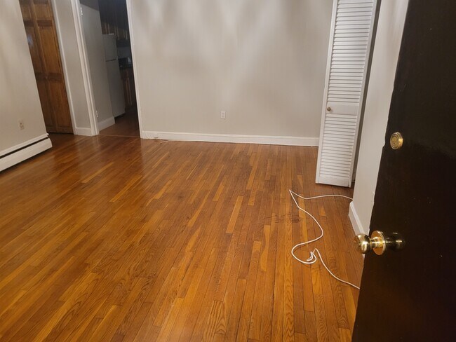 Photo - 61 Selkirk Rd Unit 4