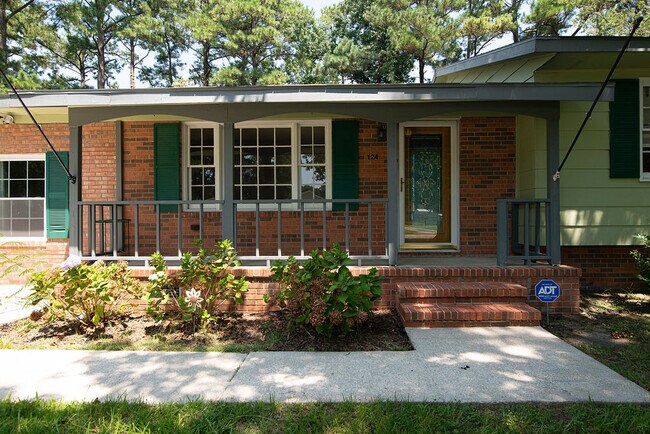 124 Carolina Cir