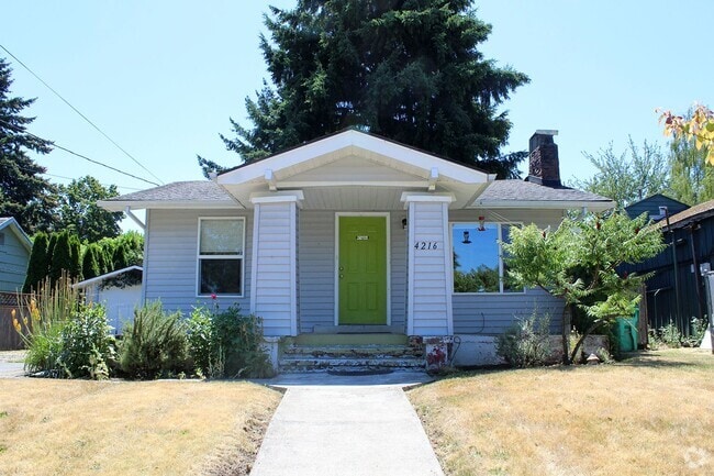 Building Photo - 4216 NE Simpson St Rental