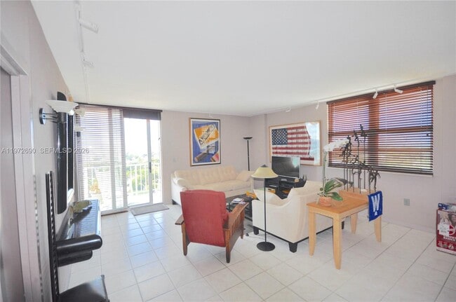 Photo - 2829 Indian Creek Dr Unit PH-3