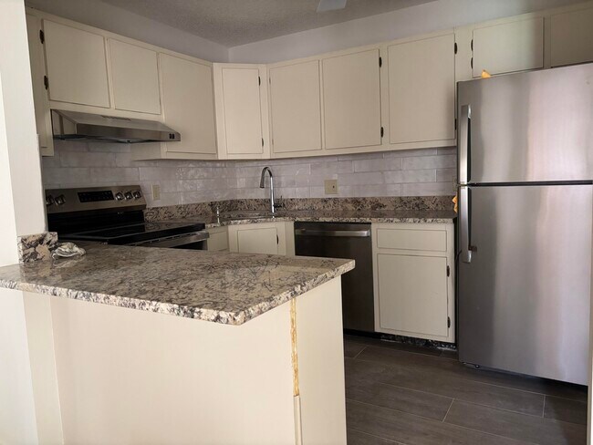 Photo - 331 Knotty Pine Cir Unidad B-2