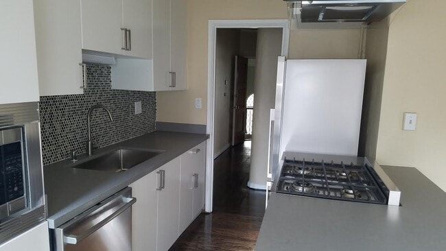 Photo - 2320 Le Conte Ave Unit 2