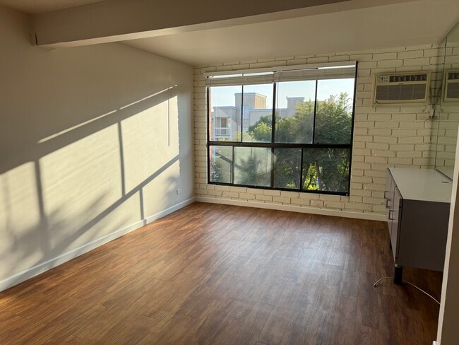 Photo - 1440 Veteran Ave Unidad 510