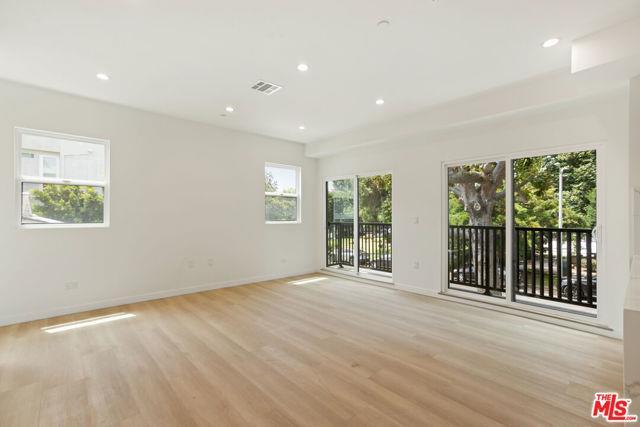 Photo - 1840 Stoner Ave