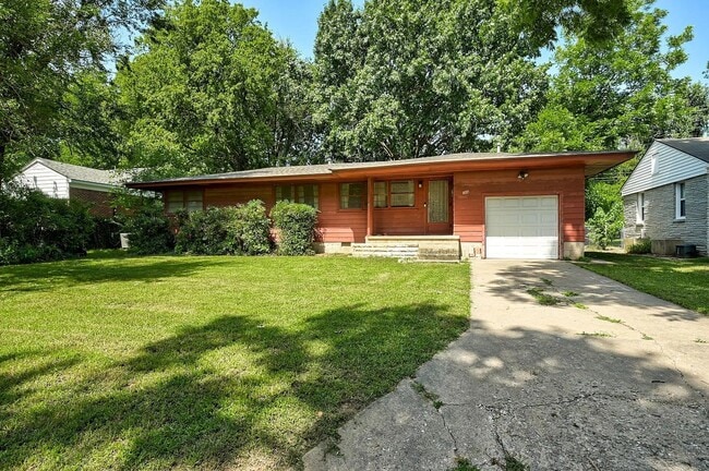 Building Photo - 1306 McKinley Ave