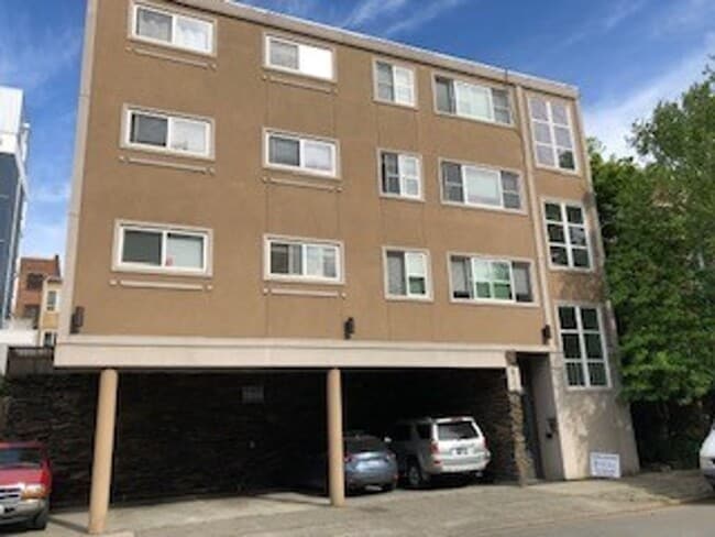 Photo - Bellevue Manor