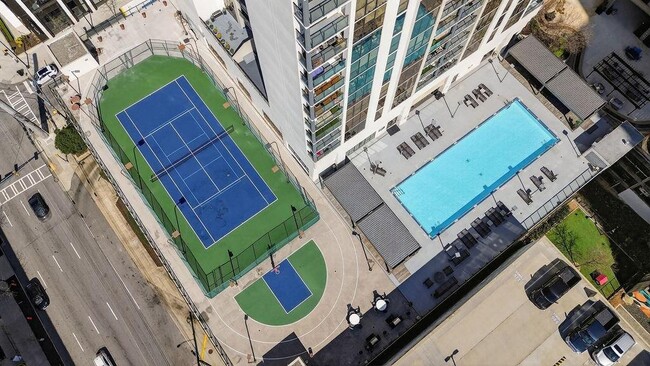 Building Photo - 1280 W Peachtree St NW Unit 1702