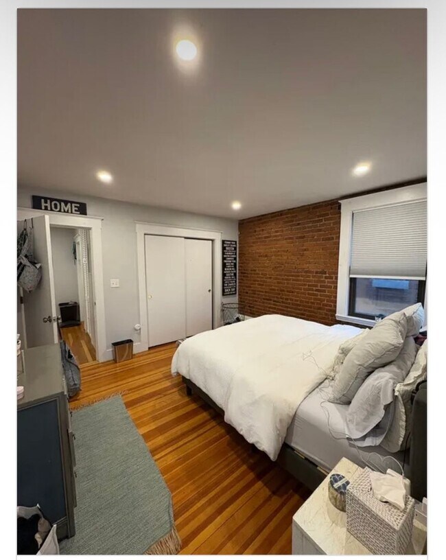 Photo - Beautiful 1.5 bedroom in Brighton…. DON’T MISS OUT!!!!