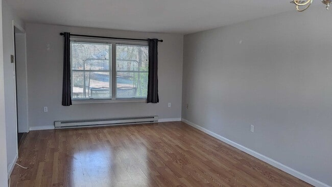 Photo - 10 Wells Woods Ln