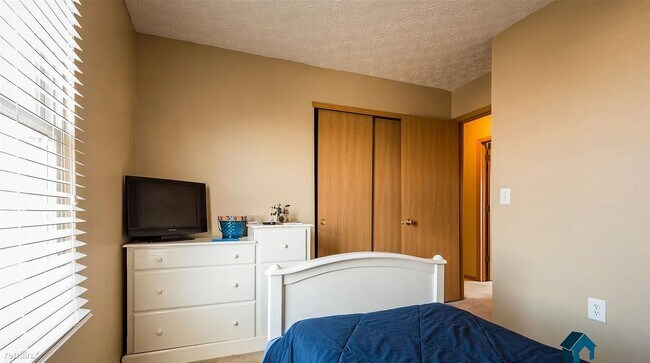 Photo - 3 br, 1.5 bath Condo - 2777 Proclamation Way