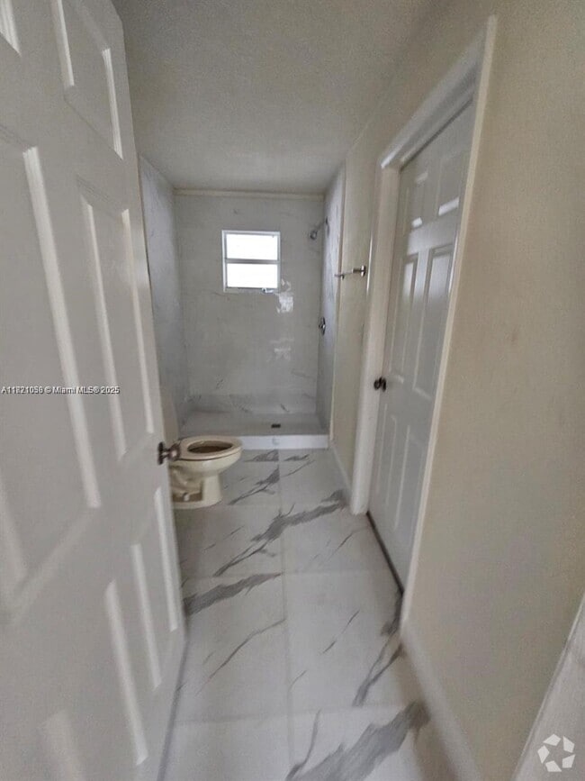 Building Photo - 1717 NW 69th St Rental