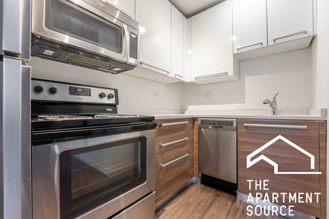 Building Photo - 925 W Carmen Ave Unit 2C Rental