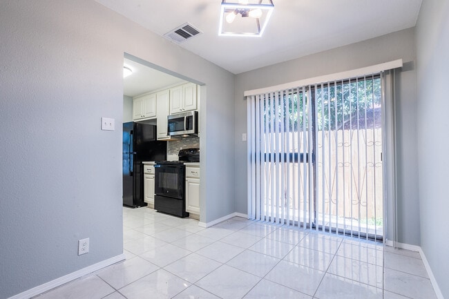 Comedor/Cocina - 5275 Meadow Rise St Unidad 5275