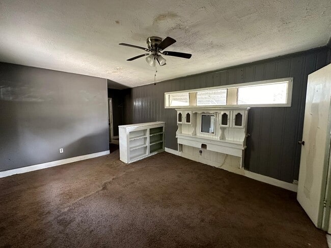 Photo - 6818 Stearns St