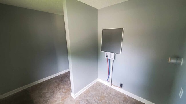 Photo - 640 N Cherry St