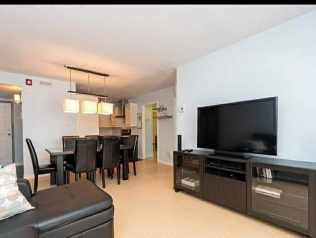 Photo - 5445 Av De La Villa-Saint-Vincent Unité 3 12