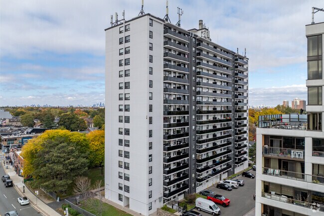 Photo - 1080 Kingston