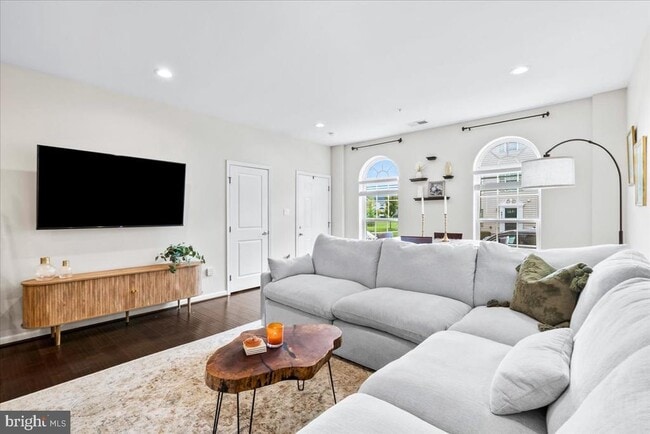 Building Photo - 6412 Walcott Ln