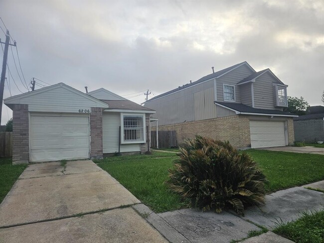 Photo - 6206 Berkridge Dr House