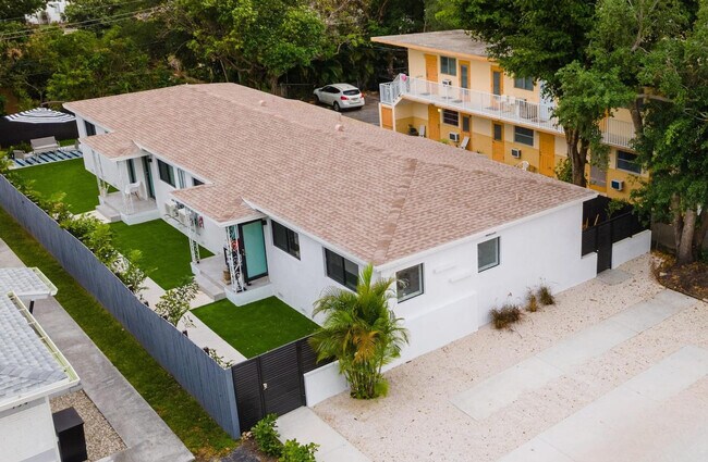 740 SW 9th St Unidad SI ID1605644P