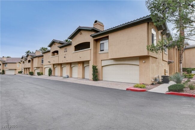 Photo - 1713 Sky of Red Dr Unidad 203