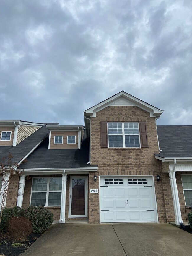 Photo - The Villas at Evergreen Farms / 3 Bedroom / 3 Bathroom / Fenced Patio / 1 car garage