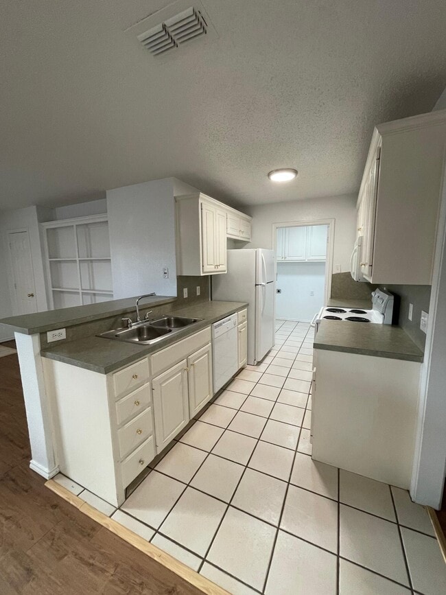 Photo - 2344 78th St