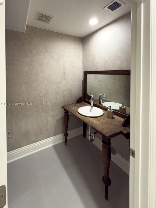 Photo - 3148 Indiana St