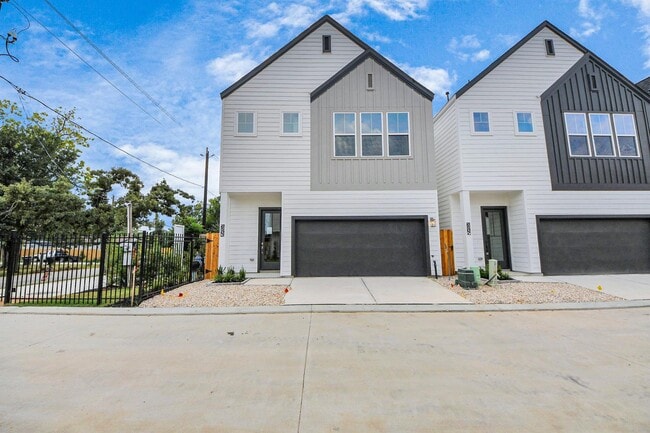 Building Photo - 6519 Old Olive Tree Dr