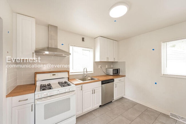 Photo - 1561 S Zuni St