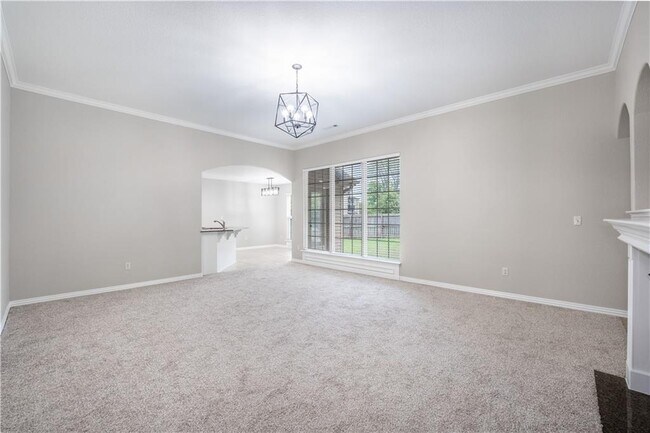 Photo - 1536 N Oakhaven Pl