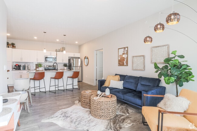 2BR, 2BA - 1055SF