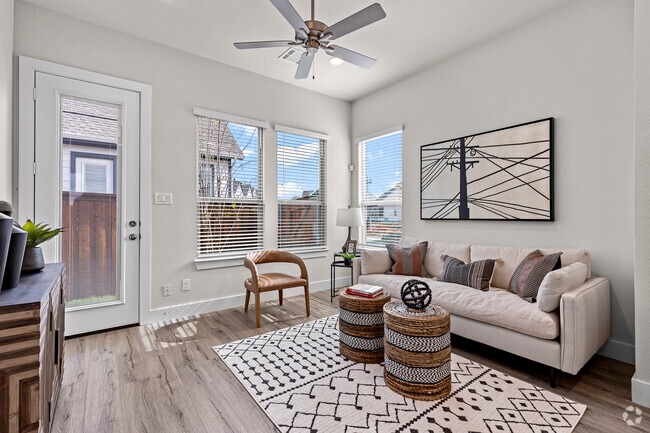 1BR, 1BA - 645SF (Valero) - Living Room